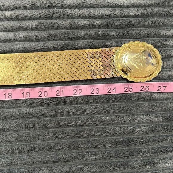 Vintage Gold Tone Metal Stretchy Belt with Oval Buckle - Picture 7 of 10